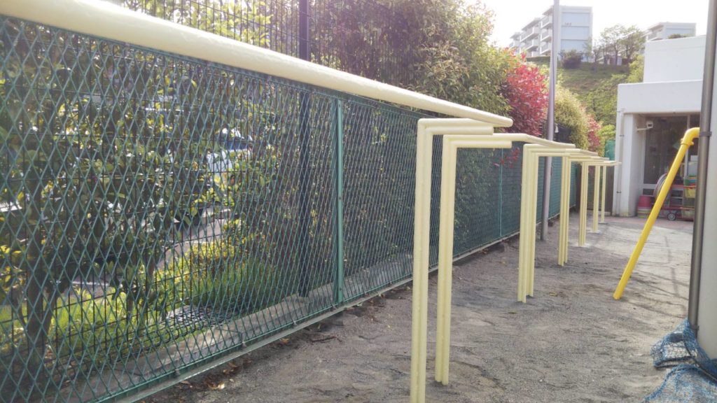 遊具の塗り替え