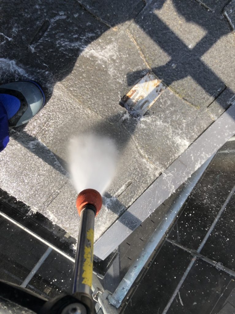 洗浄作業です。