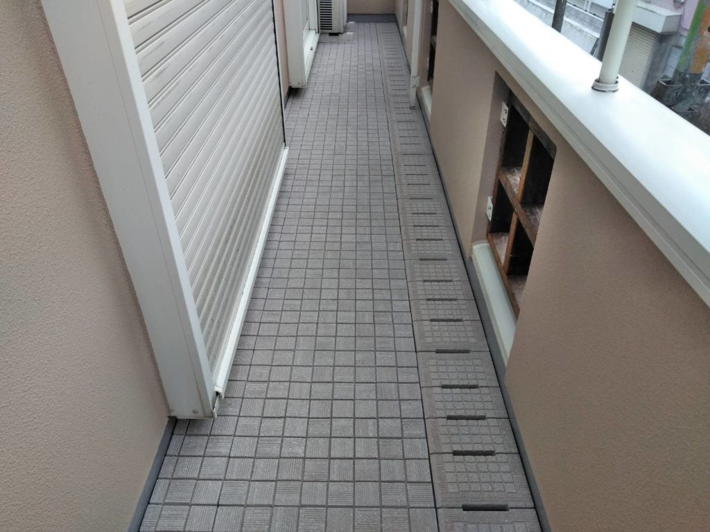 ベランダタイル交換