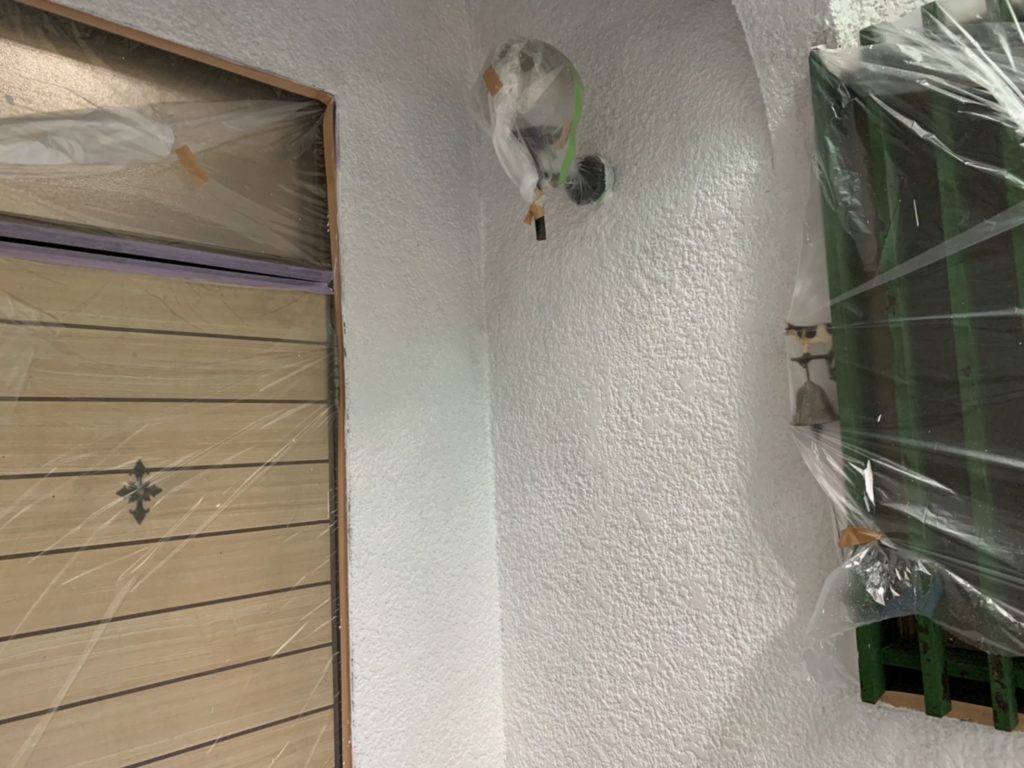 下塗り中
