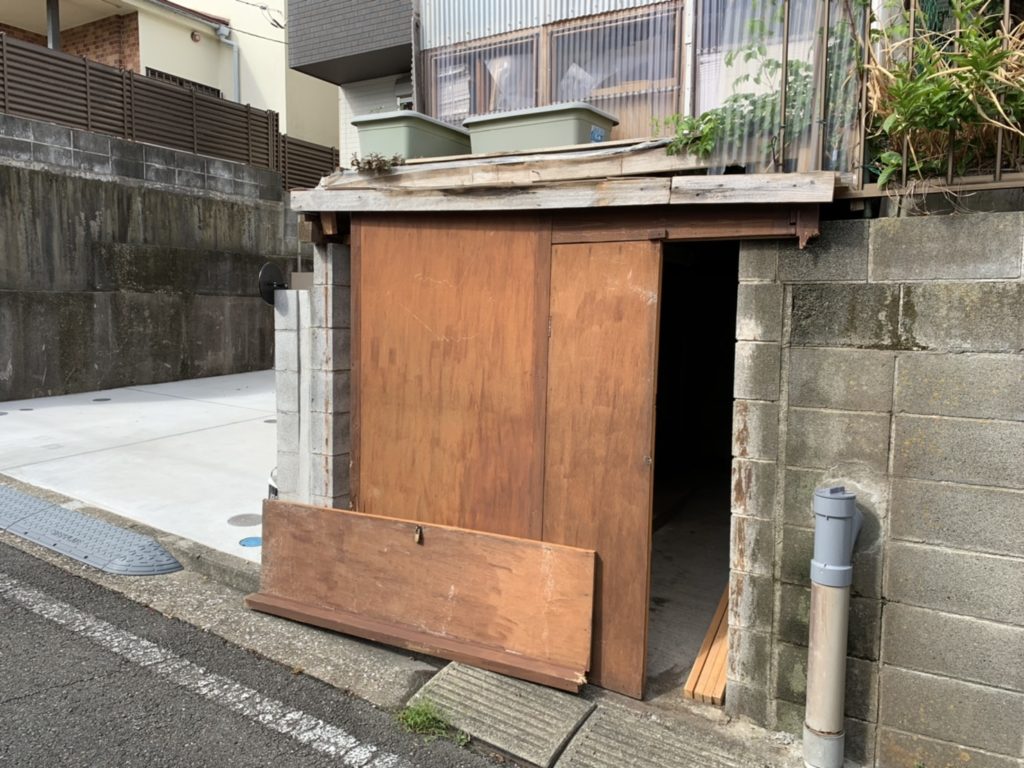 駐車場入り口造作
