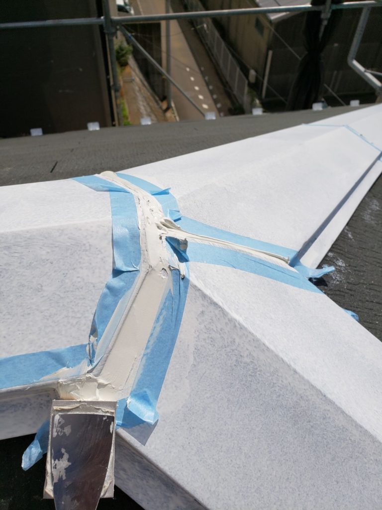 板金の繋ぎ目