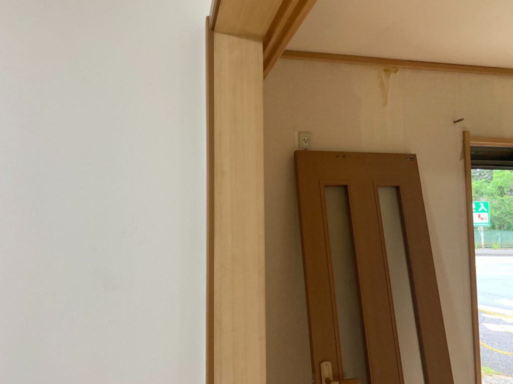 和室の柱アク洗い